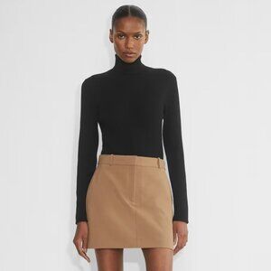 Aritzia Babaton Chisel MIni Skirt